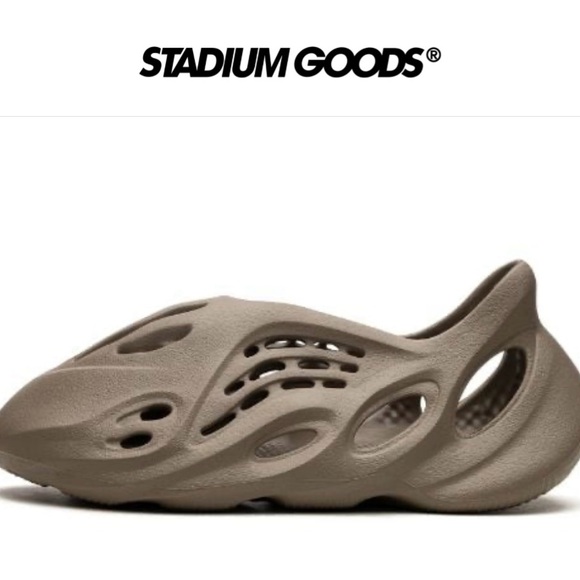 Yeezy Foam Runner Stone Taupe Size 5 - Picture 1 of 8